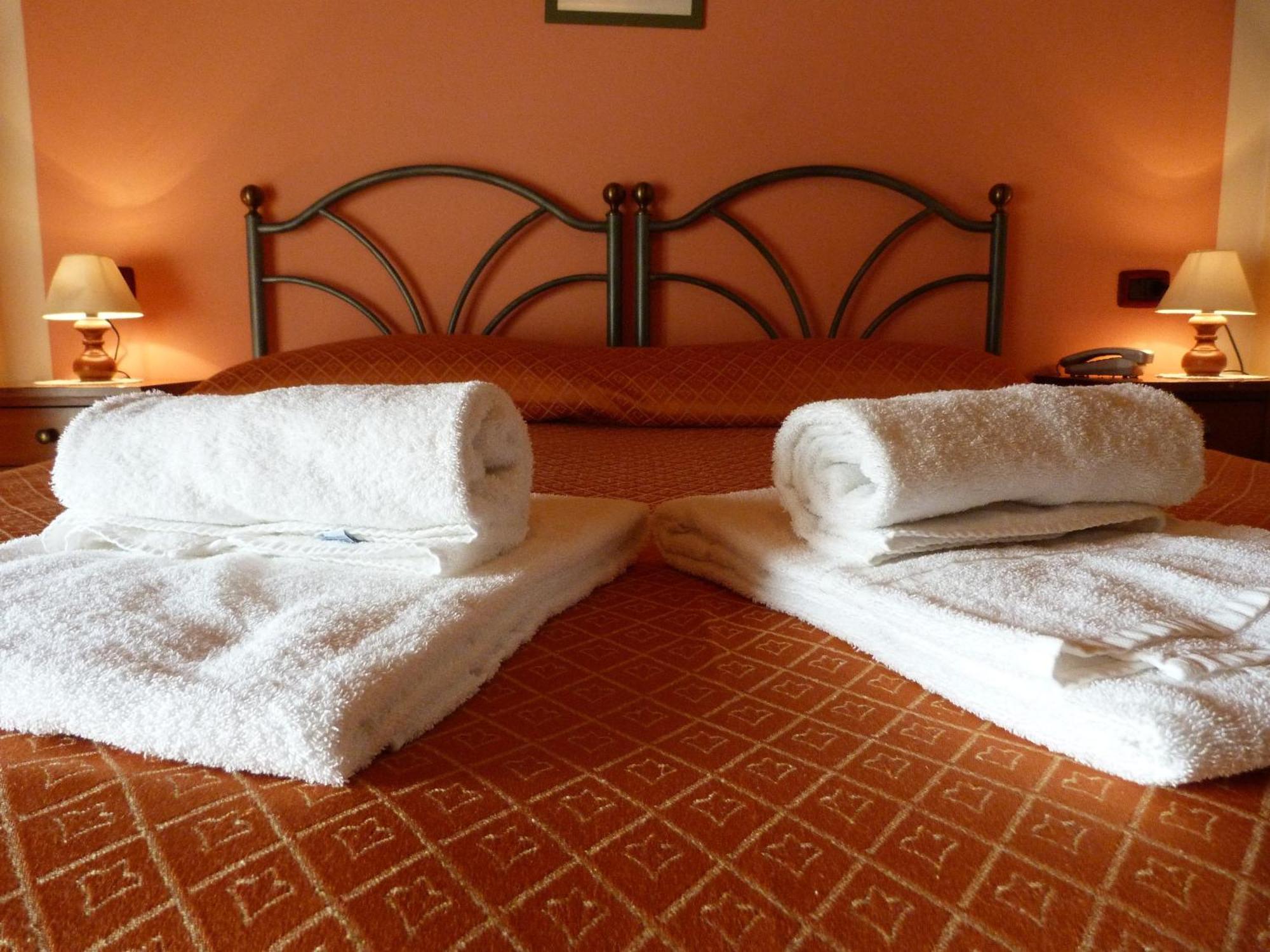 Agriturismo Ai Due Volti Dossobuono Chambre photo